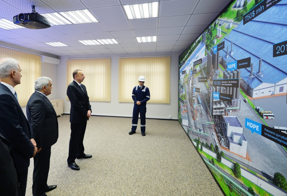 伊利哈姆·阿利耶夫总统为苏姆盖特高密度聚乙烯工厂奠基