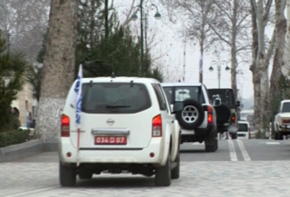 OSZE-Vertreter überwachen die Einhaltung des Waffenstillstands entlang der Kontaktlinie