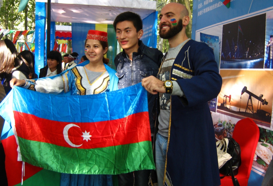 Azerbaijani students attend international festival in China