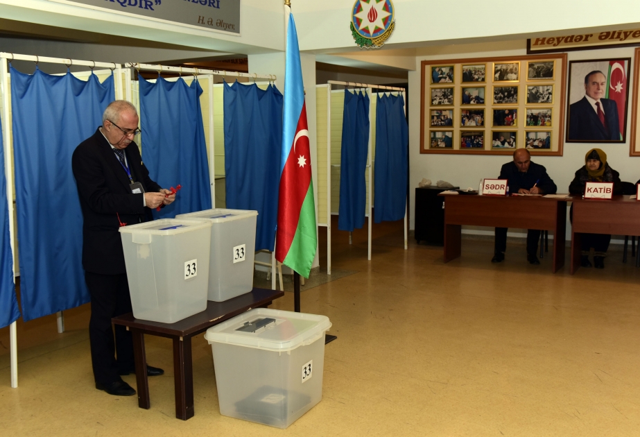 Seçicilər xüsusi fəallıqla səs verirlər