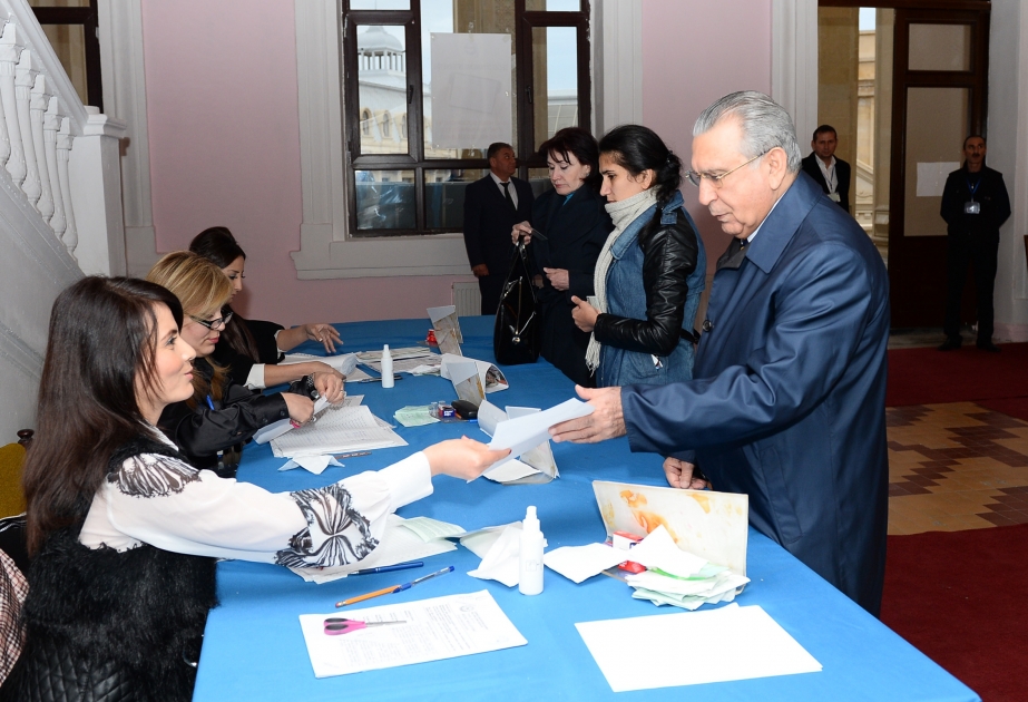 Head of Presidential Administration casts his vote