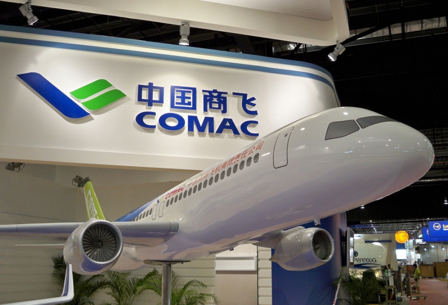 Китай показал первый опытный образец нового авиалайнера