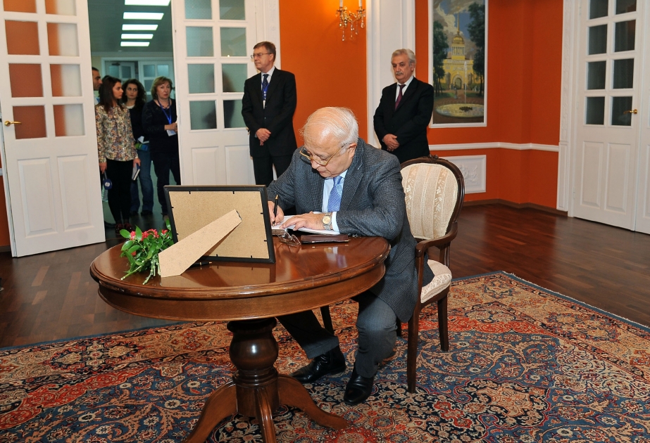 Russian Embassy in Azerbaijan opens condolence book after A321 crash in Egypt