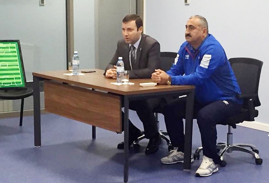 AFFA-nın baş katibi Azərbaycanın U-19 yığmasının üzvləri ilə görüşüb