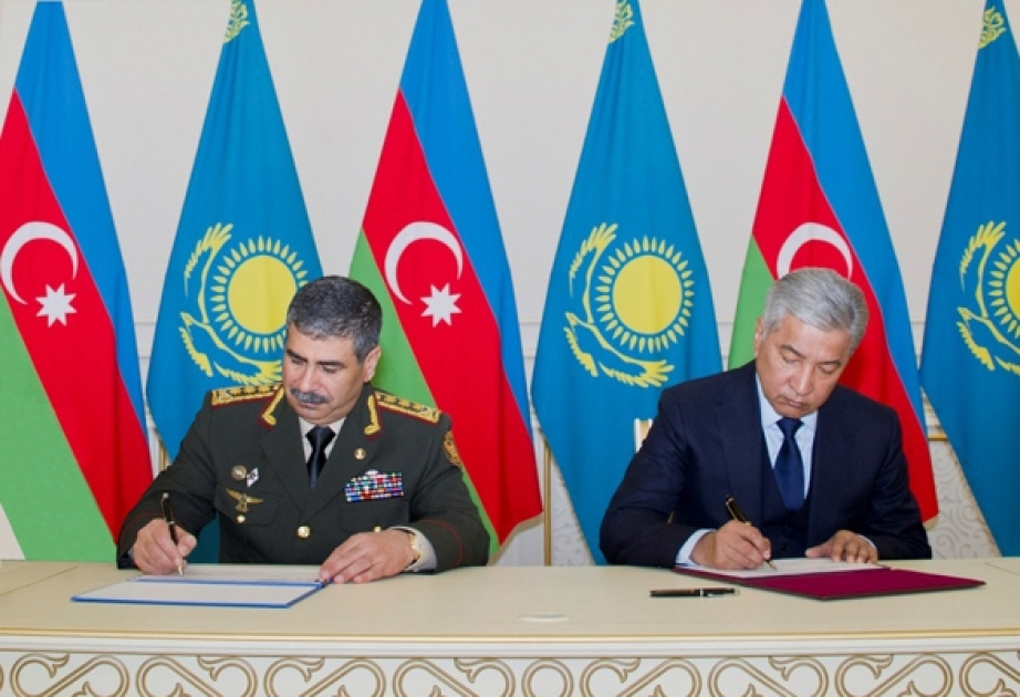 Azərbaycan və Qazaxıstan Müdafiə nazirlikləri arasında 2016-cı il üçün əməkdaşlıq planı imzalanıb