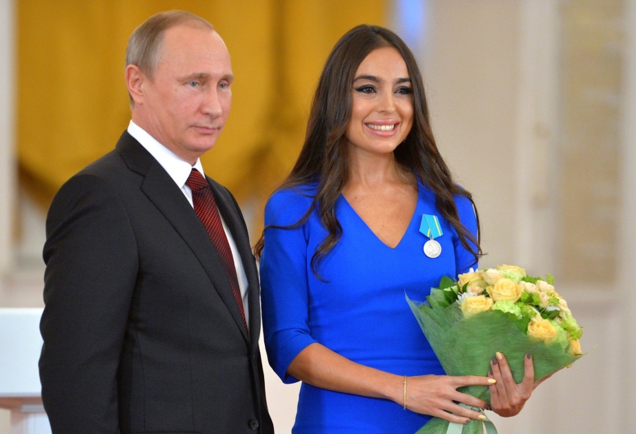 Президент Российской Федерации Владимир Путин вручил медаль Пушкина вице-президенту Фонда Гейдара Алиева Лейле Алиевой ВИДЕО