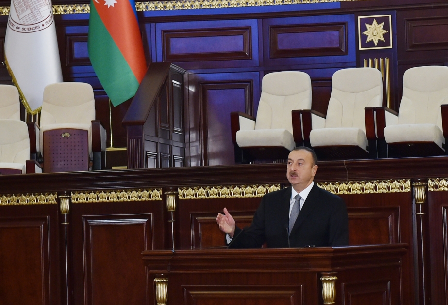 Prezident İlham Əliyev: Ana dilimizə yad kəlmələrin daxil olmasına imkan verməməliyik