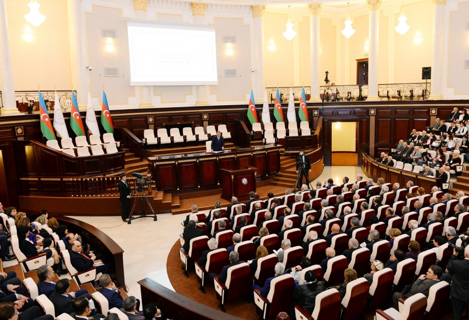 Заседание в честь юбилея НАНА продолжилось докладами