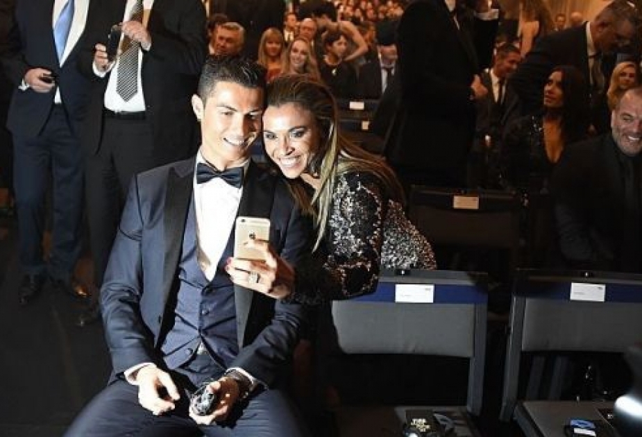 Kriştiano Ronaldonun selfi rekordu VİDEO
