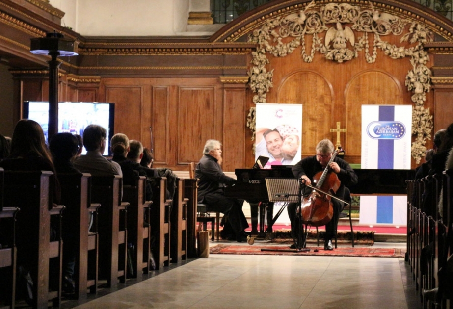 Farhad Badalbayli gives concert in London