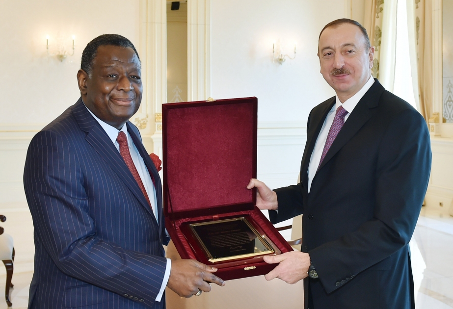 UN-Bevölkerungsfonds zeichnet Aserbaidschans Präsident Ilham Aliyev aus VIDEO