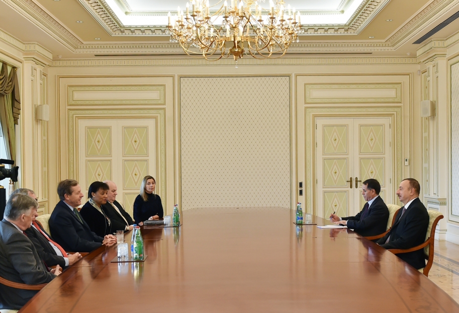 伊利哈姆•阿利耶夫接见英国代表团