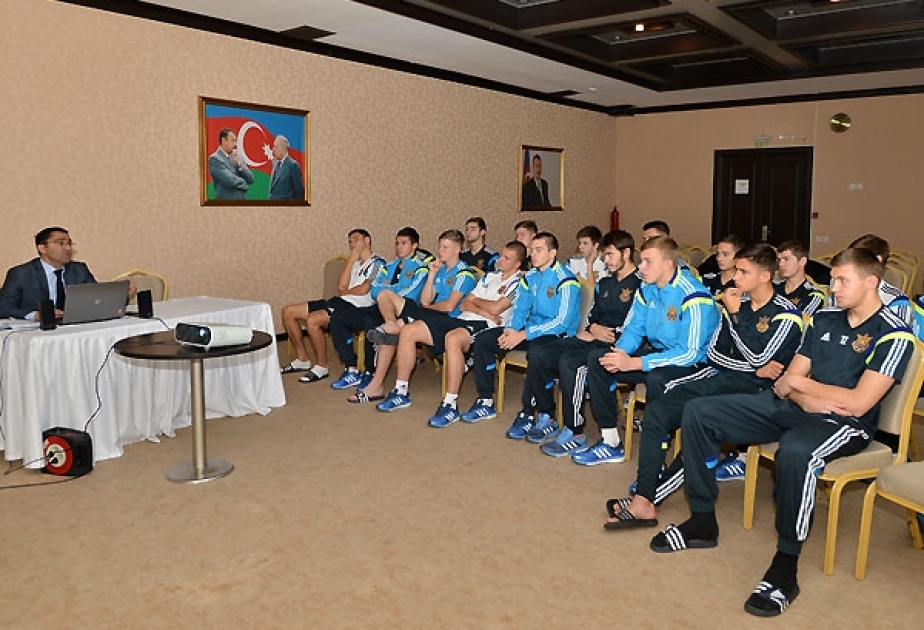 Gənc futbolçulara danışılmış oyunların mahiyyəti barədə məlumat verilib