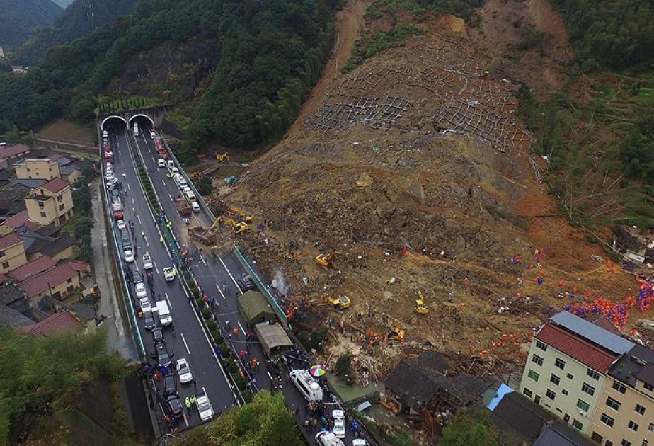 China landslide: Search for survivors continues as death toll reaches 25