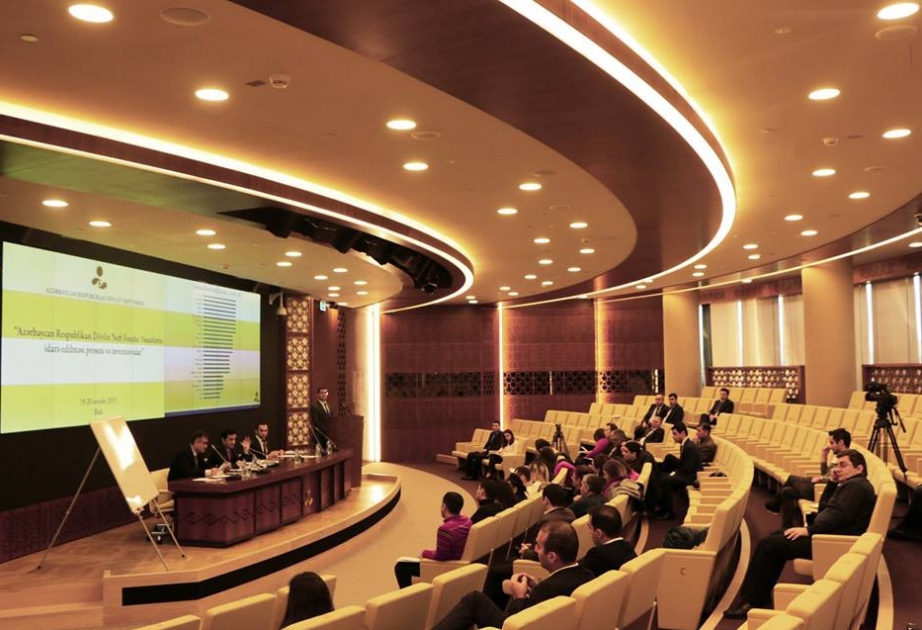 SOFAZ holds seminar for mass media representatives
