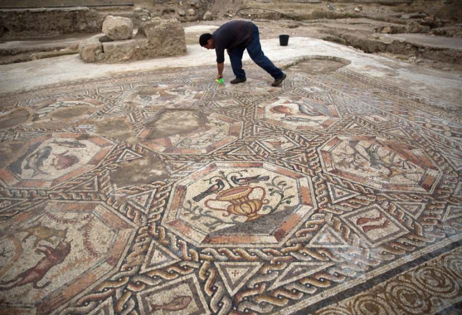 Wissenschaftler präsentieren einen imposanten Mosaikfußboden