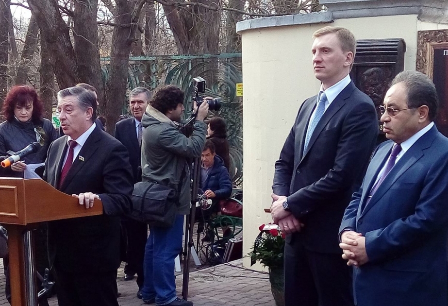Bas-relief to first rector of Baku State University unveiled in Russia