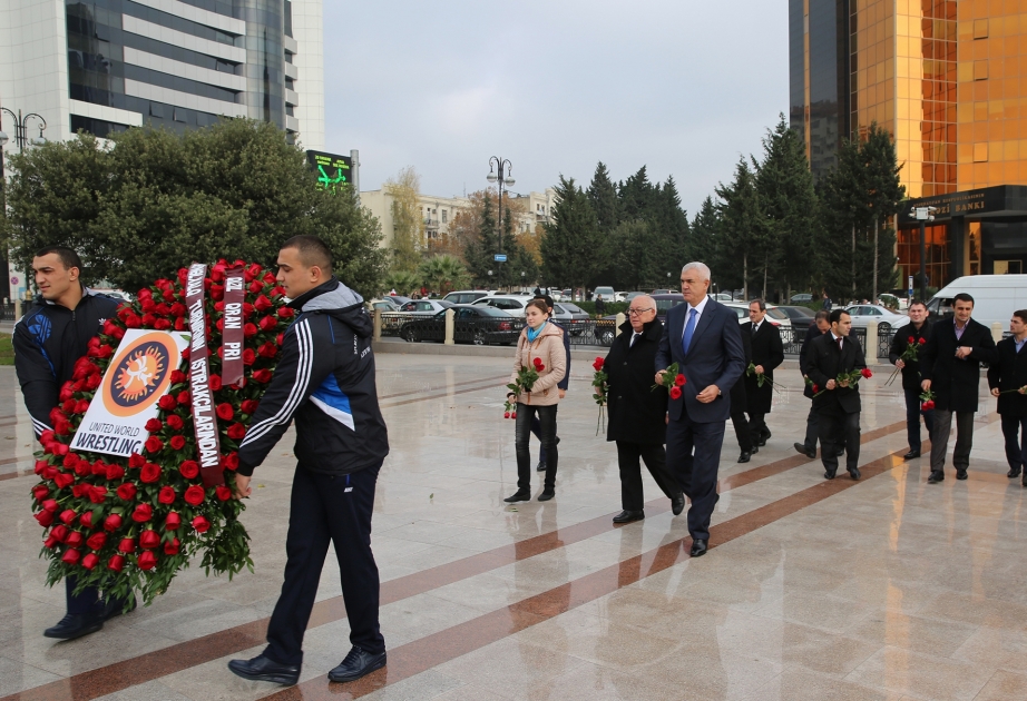 Participants of Gold Grand-Prix tournament visit Heydar Aliyev monument