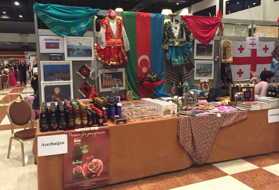 أذربيجان شاركت في مهرجان عيد الميلاد الدولي في براغ