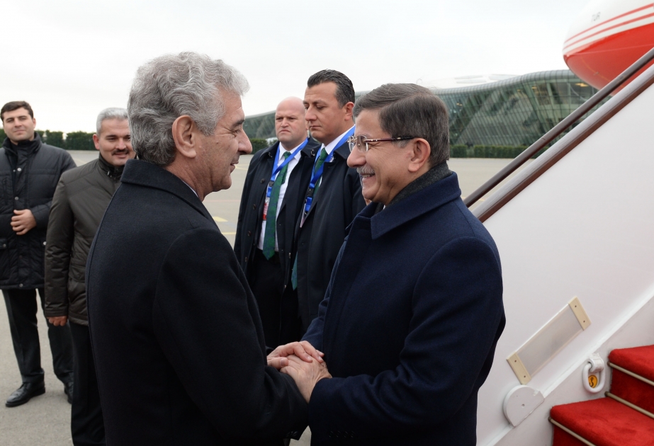 Turkish Premier Davutoglu kicks off Azerbaijan visit