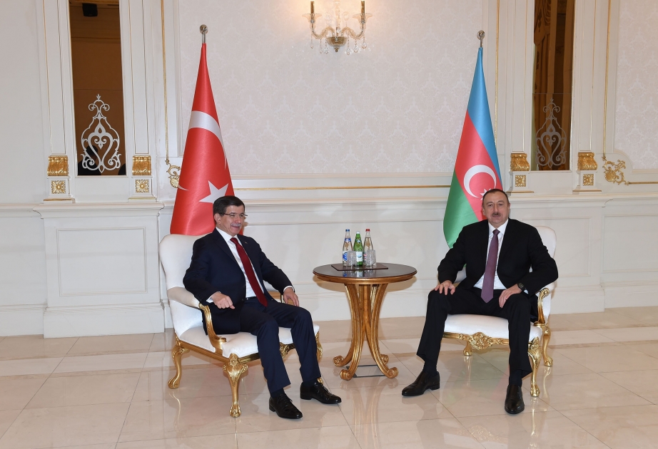 President Ilham Aliyev and Prime Minister of Turkey Ahmet Davutoglu held a one-on-one meeting VIDEO