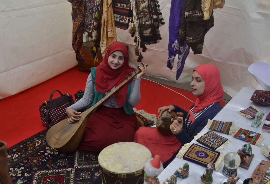 سفارة أذربيجان في مصر شاركت في المهرجان الثقافي الدولي بجامعة 6 أكتوبر