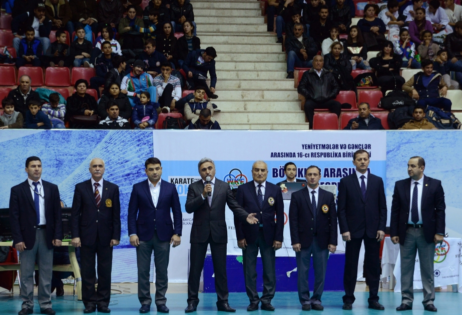 Karate üzrə respublika çempionatında 31 klubu təmsil edən 400-dək idmançı mübarizə aparır