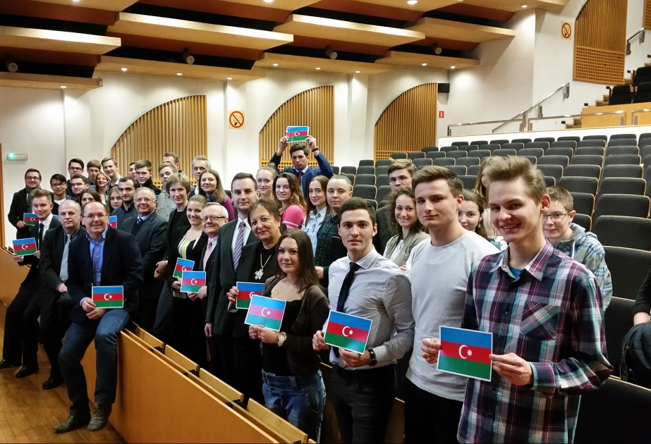 В Силезском университете обсуждены связи между молодежью Азербайджана и Польши