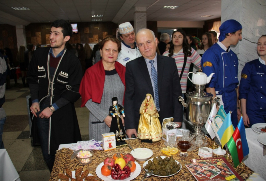 Азербайджанская долма успешно представлена на кулинарном фестивале в Украине
