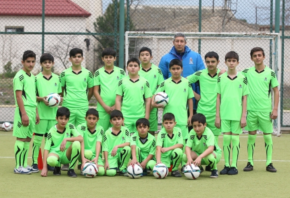 “Məktəblərdə futbol dərsi” layihəsinə start verilib