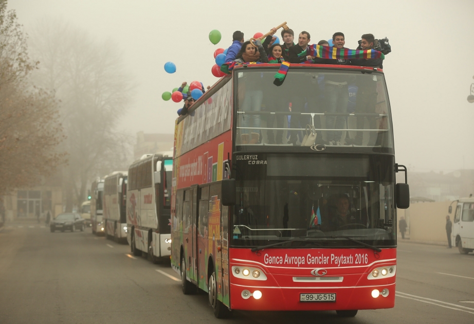 Symbolischer Schlüssel der Europäischen Jugendhauptstadt an Ganja übergeben