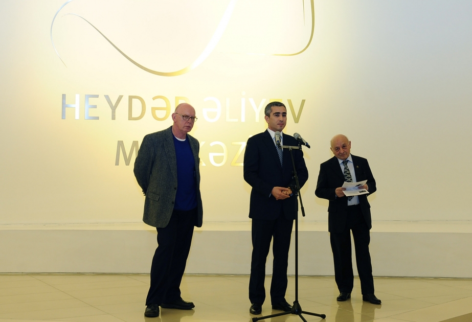 英国雕刻家作品展览在盖达尔•阿利耶夫中心开展