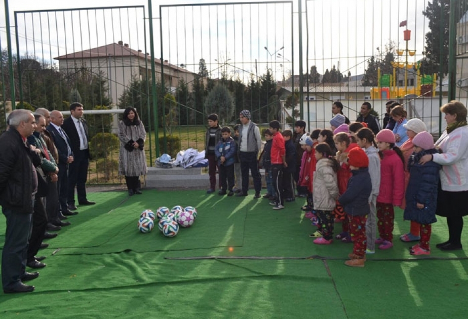 Gəncədə uşaq evinə hədiyyələr təqdim edilib
