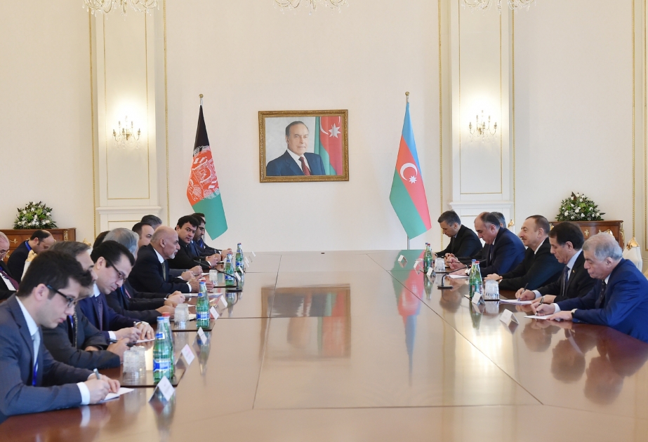 لقاء موسع بين الرئيسين الأذربيجاني والأفغاني