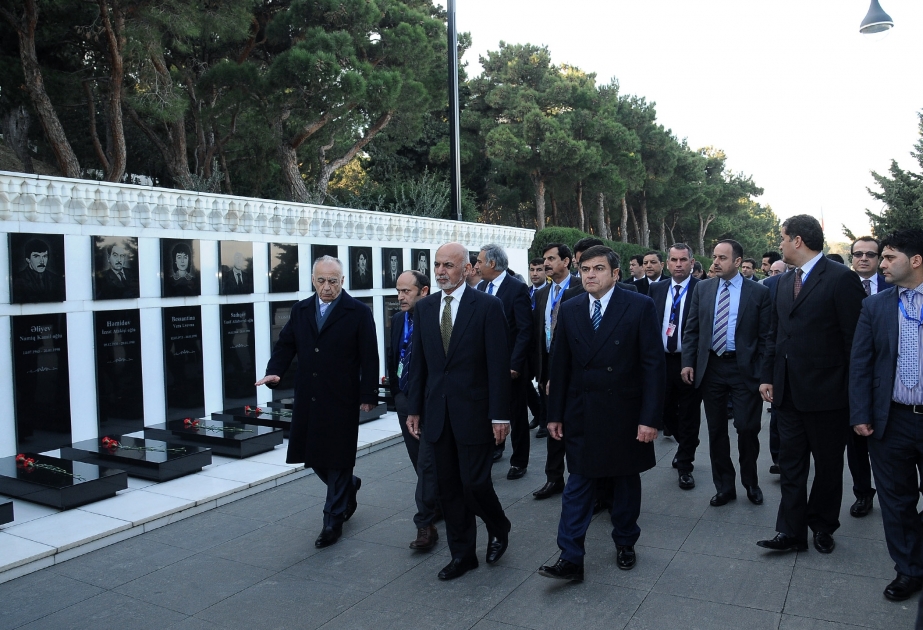 President of Afghanistan visits Alley of Martyrs in Baku