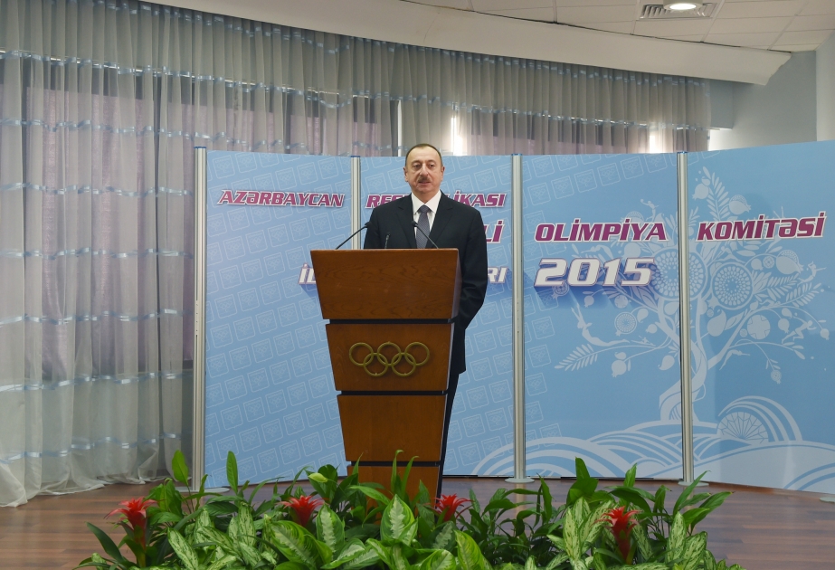 Le président Ilham Aliyev participe à la cérémonie consacrée au bilan sportif de 2015 VIDEO