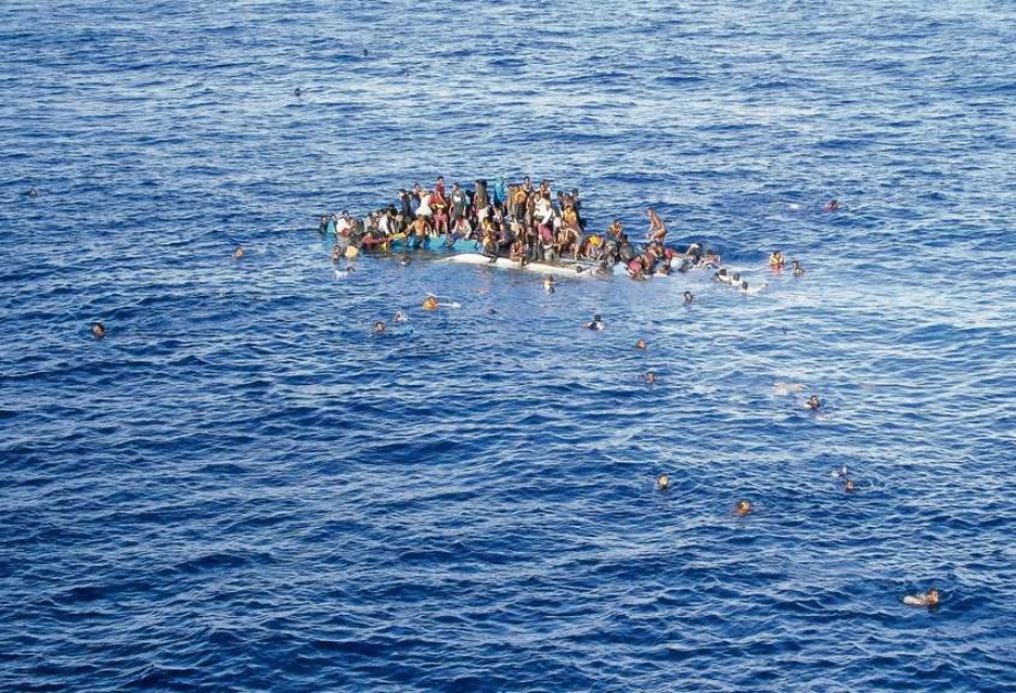 In einem Holzboot kommen 18 Flüchtlinge ums Leben