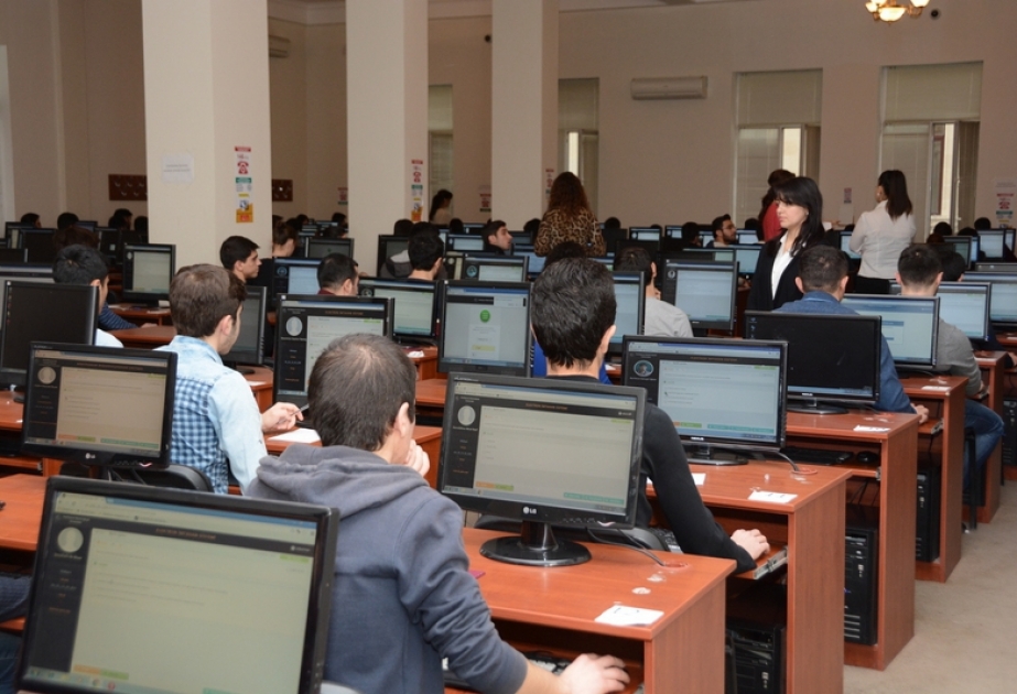 Студенты поборются за стипендию «отличника» в UNEC