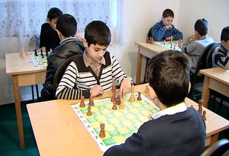 连克兰少年棋手以5枚奖牌从俄罗斯返回祖国