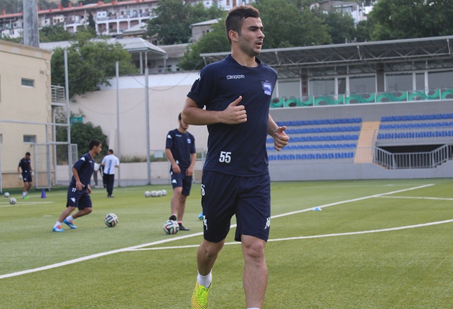 “Zirə” daha bir futbolçu ilə yollarını ayırıb