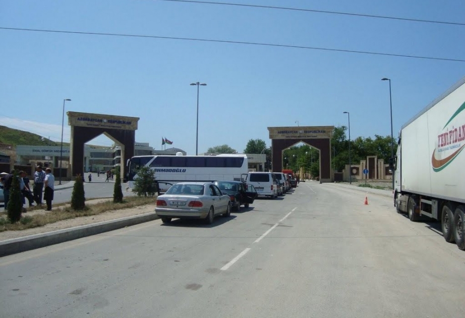 МЧС: На грузинско-азербайджанской границе предпринимаются меры по беспрепятственному движению транспорта