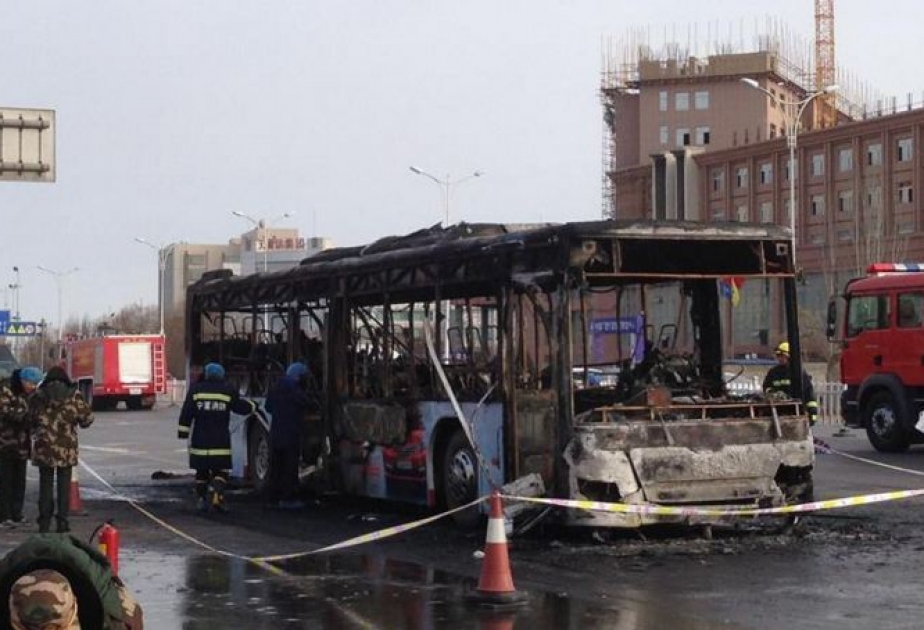 中国公交车发生大火致14人死亡