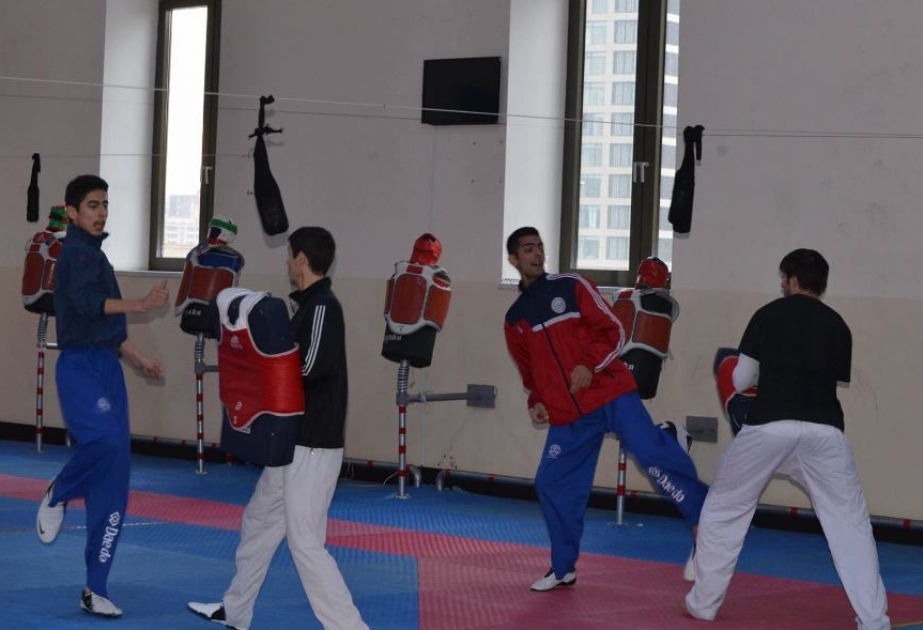 Rio Olimpiadasına lisenziya xarakterli turnirə hazırlaşan taekvondoçularımız məşqlərə başlayıblar