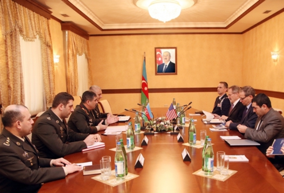 بحث التعاون الناجح في بعثات حفظ السلام بين أذربيجان و الولايات المتحدة الأمريكية