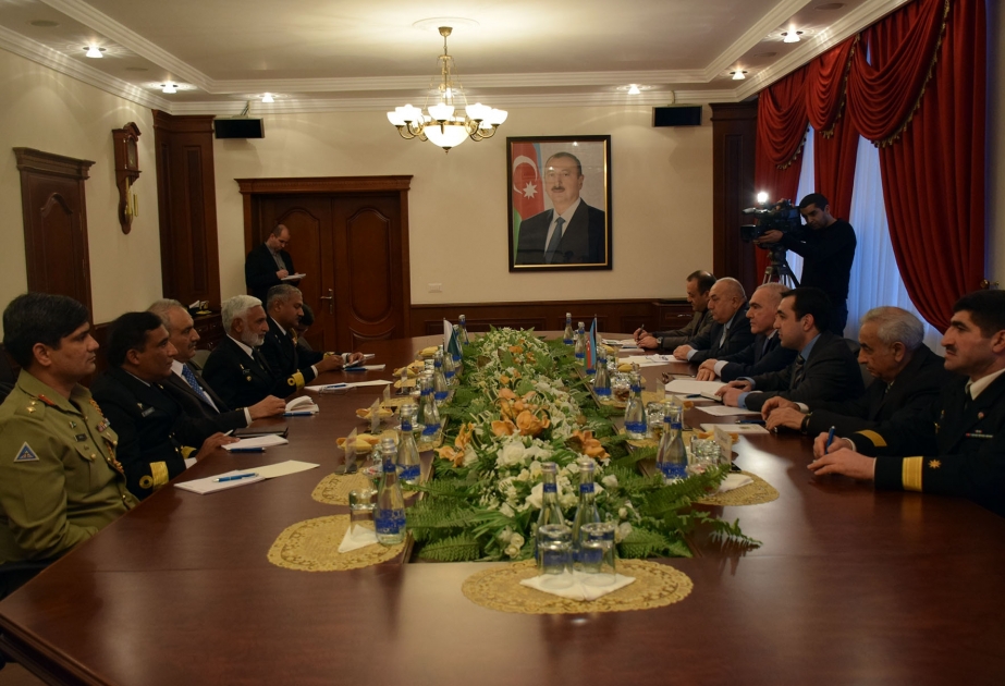 Entretien du ministre azerbaïdjanais de l’Industrie de défense avec le Commandant de la Marine pakistanaise