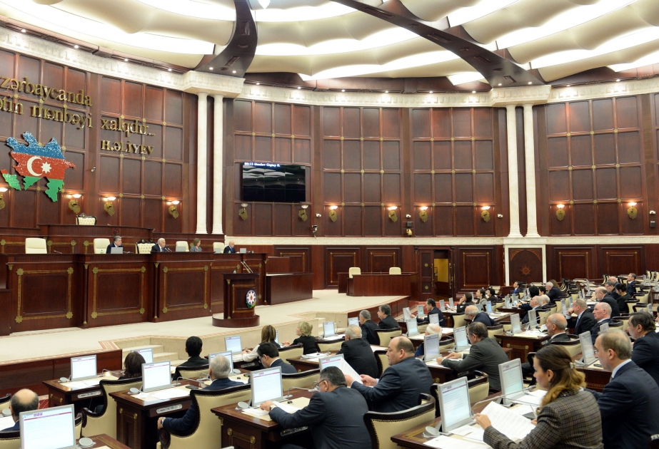 На заседании комитета Милли Меджлиса по экономической политике, промышленности и предпринимательству были обсуждены восемь законопроектов