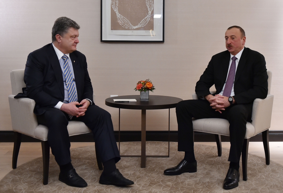 Treffen von Aserbaidschans Präsident Ilham Aliyev mit Präsident von Ukraine Petro Poroschenko VIDEO