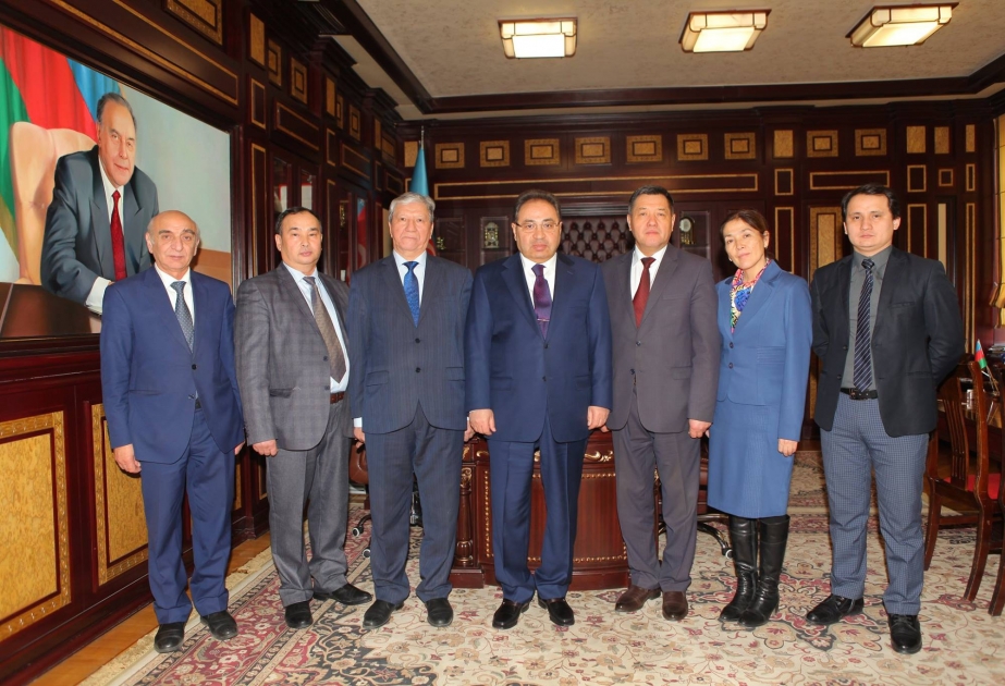Une délégation universitaire kazakhe à l’UEB