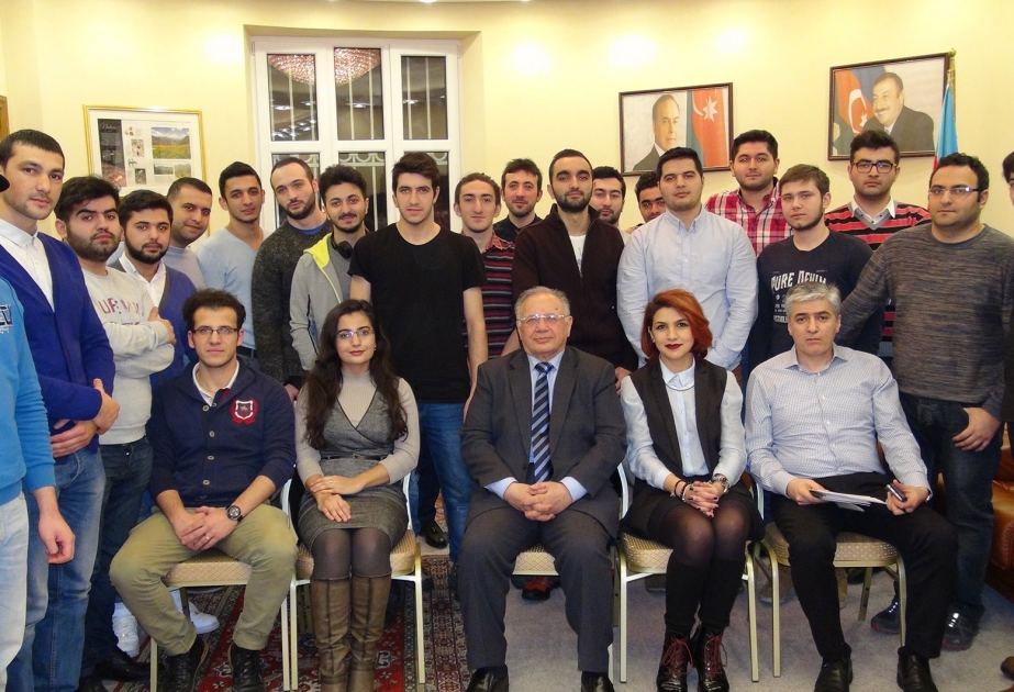 На встрече с азербайджанскими студентами в Варшаве посол рассказал о предстоящих задачах