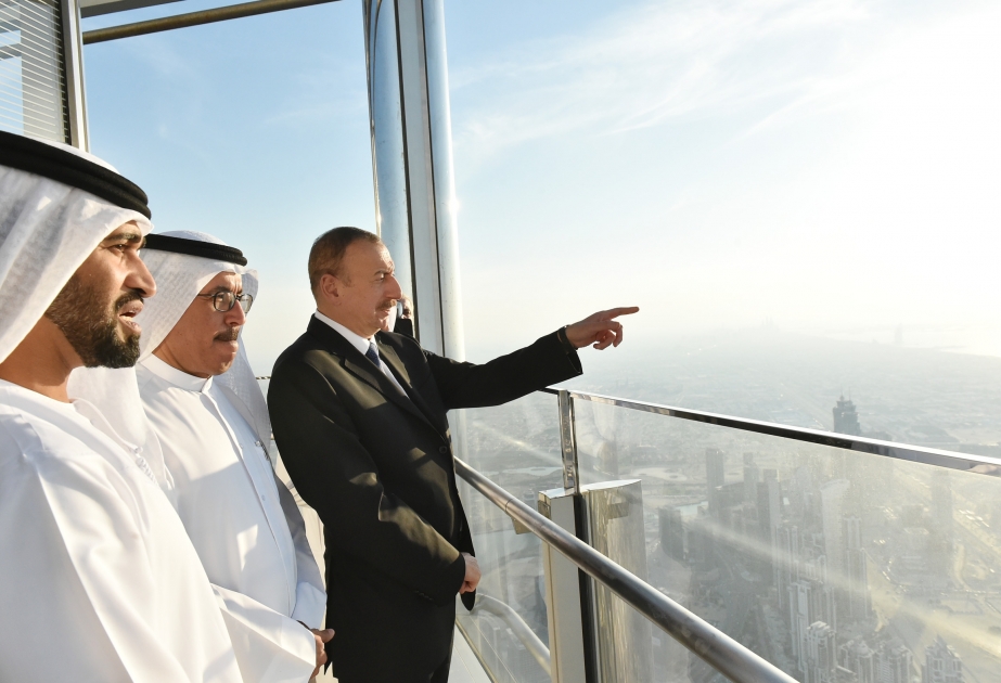 Le président Ilham Aliyev visite Burj Khalifa à Doubaï VIDEO